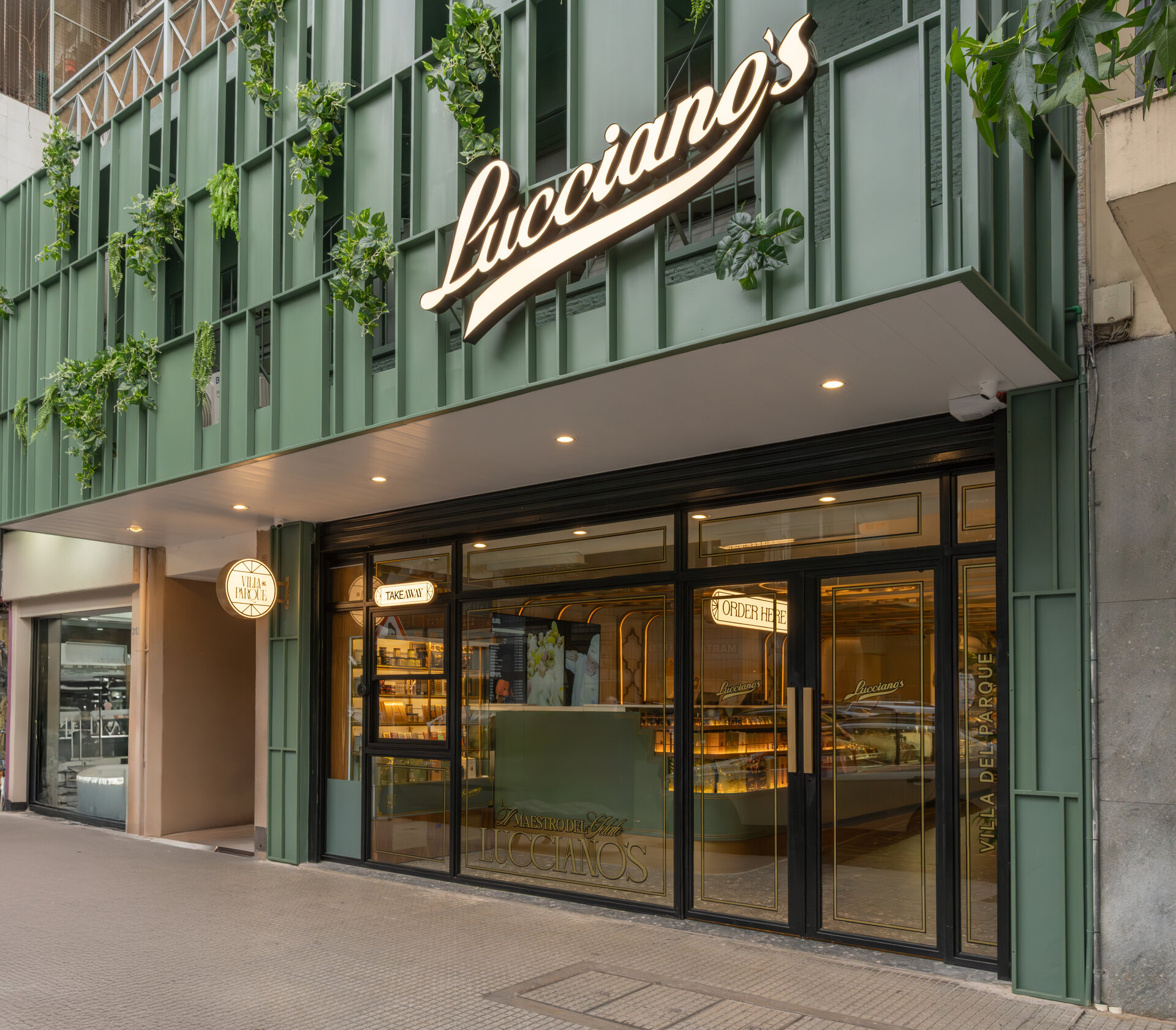 ルッチャーノズ、ヴィジャ・デル・パルケに100号店をオープン